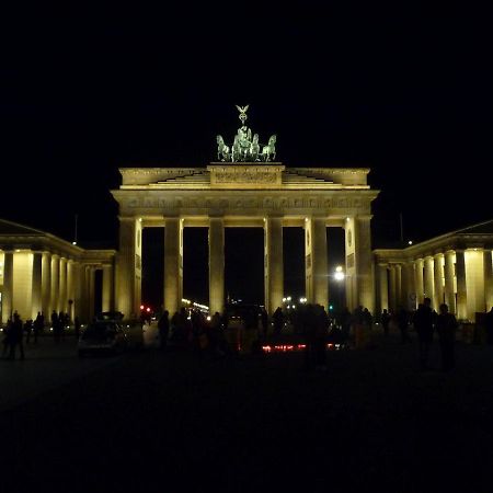 Apartment&Rooms Near Brandenburg Gate ベルリン エクステリア 写真