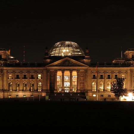 Apartment&Rooms Near Brandenburg Gate ベルリン エクステリア 写真