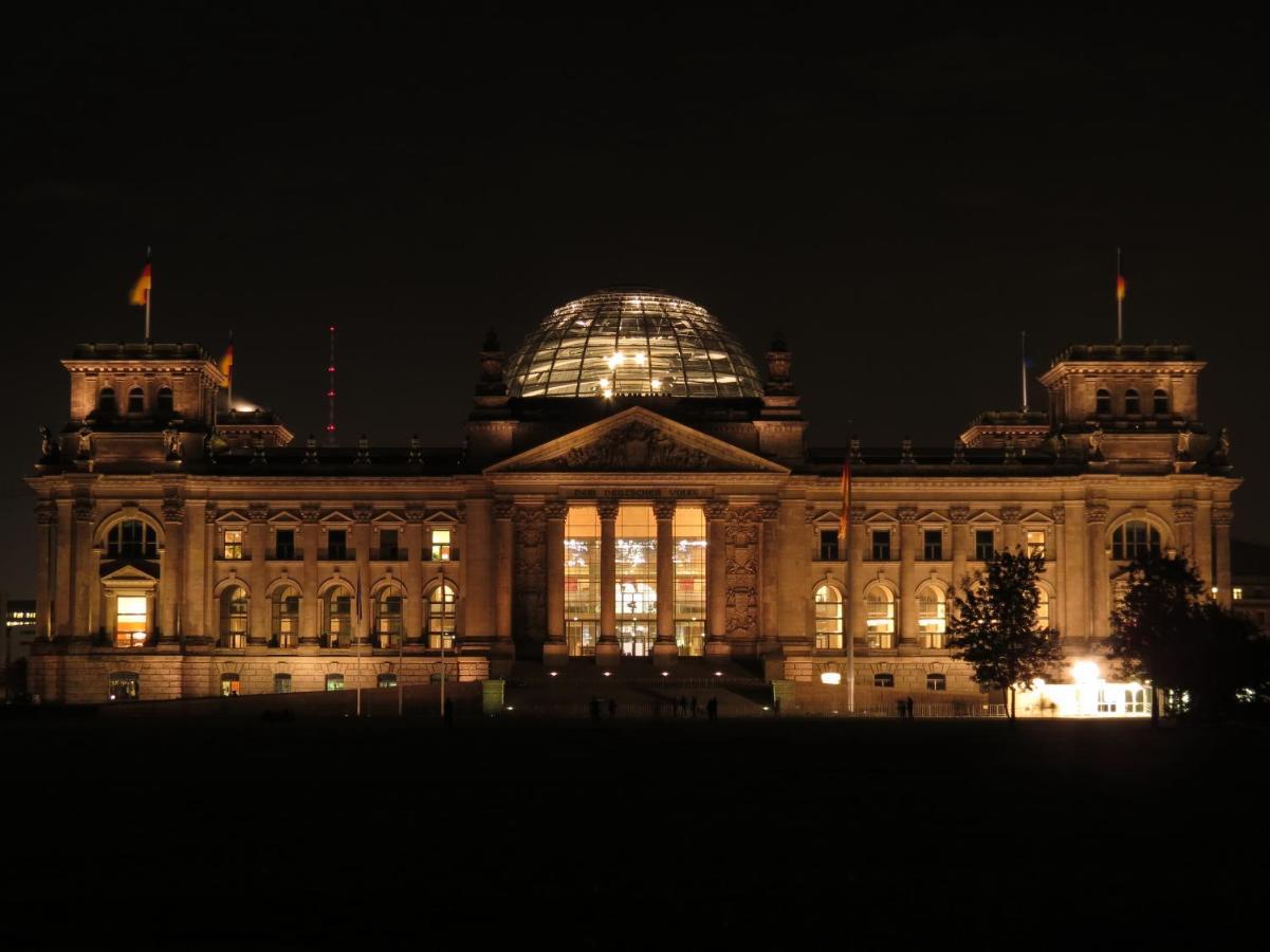 Apartment&Rooms Near Brandenburg Gate ベルリン エクステリア 写真